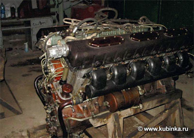 Двигатель В2