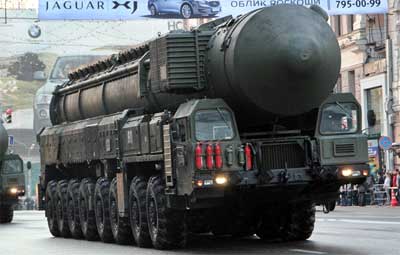 "Тополь-М" - 15П065 (шахтный) и 15П165 (подвижный), код СНВ РС-12М2, по классификации МО США и НАТО — SS-27 Sickle B, англ. Серп)) российский ракетный комплекс стратегического назначения с межконтинентальной баллистической ракетой 15Ж65, разработанный в конце 1980-х — начале 1990-х годов на базе комплекса РТ-2ПМ "Тополь". Первая МБР, разработанная в РФ после распада СССР РТ-2ПМ2 "Тополь-М"
