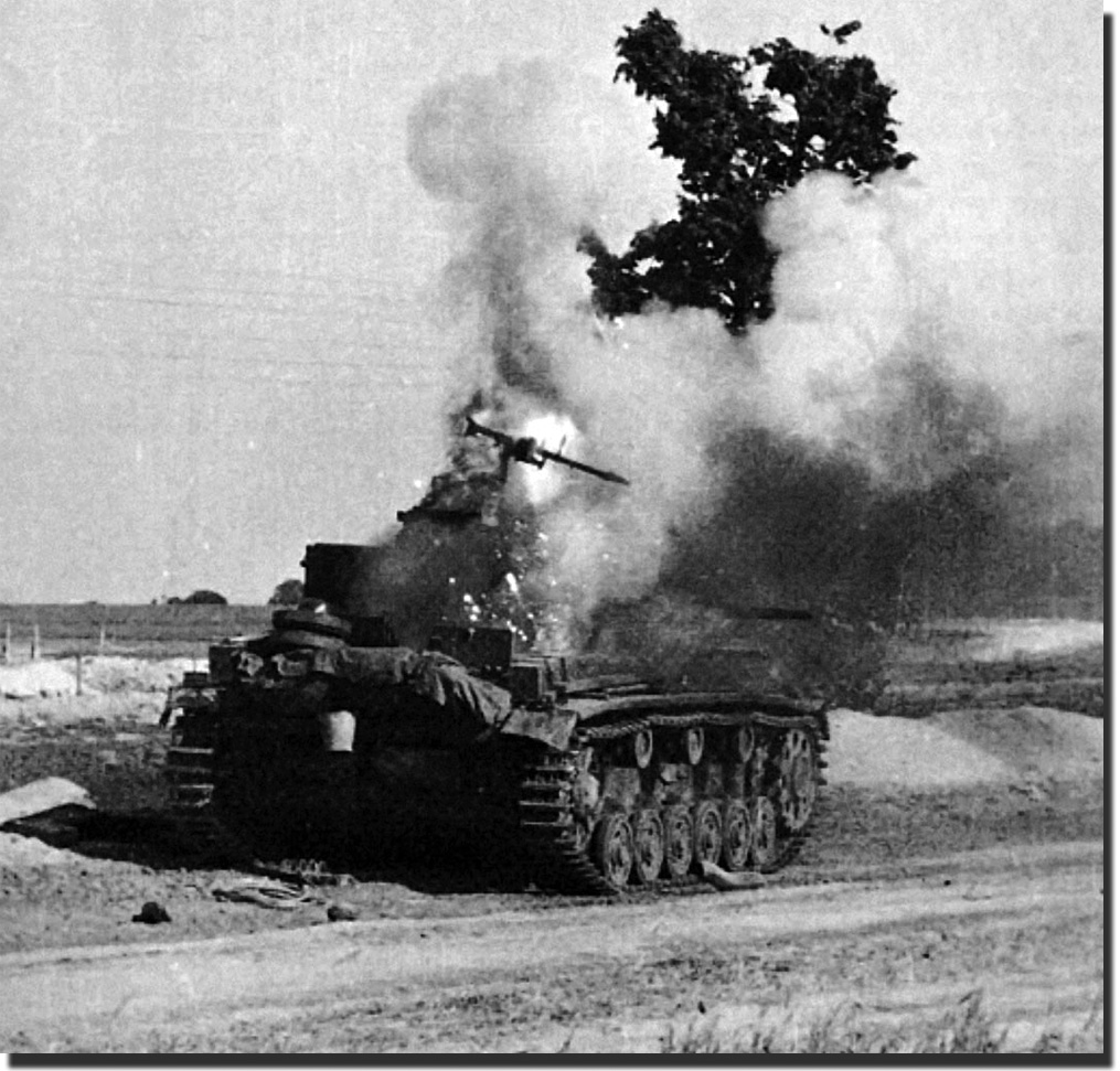 Пробитый немецкий танк 1941