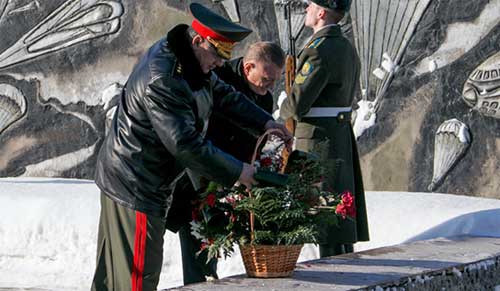Возложение цветов Сергей Шойгу