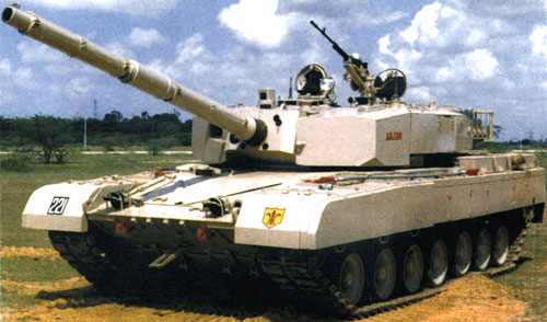 Первоначально планировалось произвести более 2000 танков Арджун, которые составили бы основу индийских бронетанковых сил