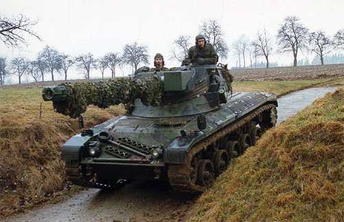 Легкий танк SK-105 «Кирасир» 