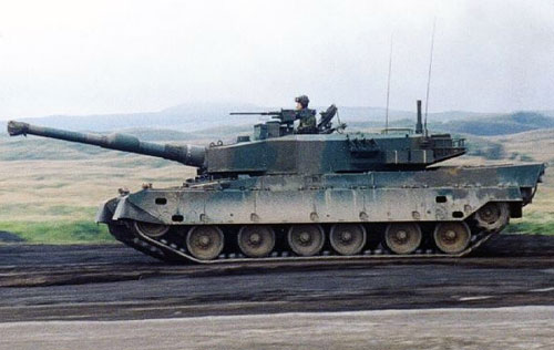 После создания танка Тип 74, японцы хотели создать более мощный, современный полностью отечественный танк