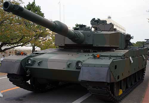 Компоновка танка 90 выполнена по классической схеме