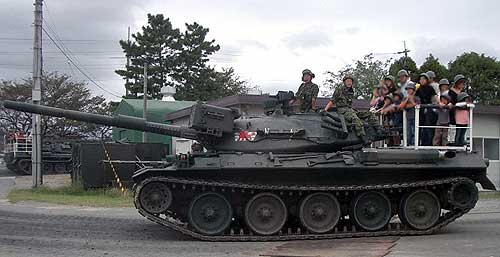 Помимо базового танка, выпускался также ряд специализированных машин на его базе.